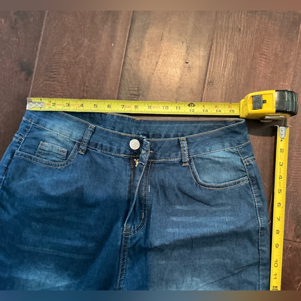 Blue Jeans - Picture 3 of 4